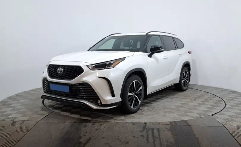 Toyota Highlander 2021 года за 25 500 000 тг. в Астана