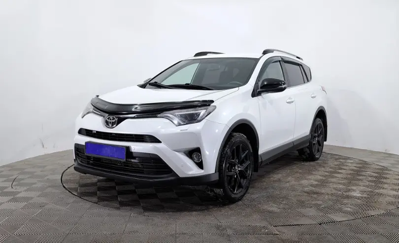 Toyota RAV4 2018 года за 11 950 000 тг. в Астана