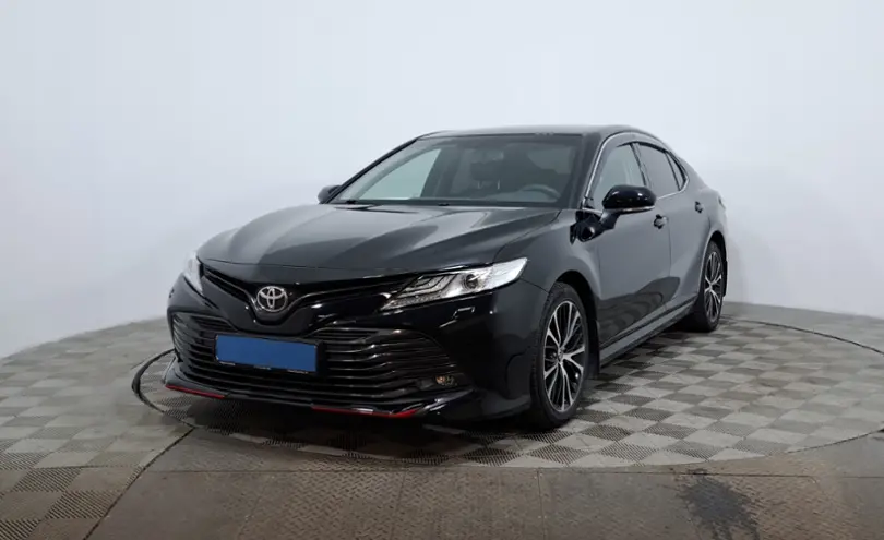 Toyota Camry 2021 года за 13 990 000 тг. в Астана