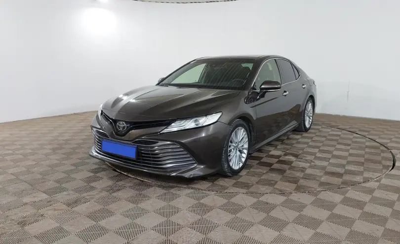 Toyota Camry 2018 года за 14 990 000 тг. в Шымкент