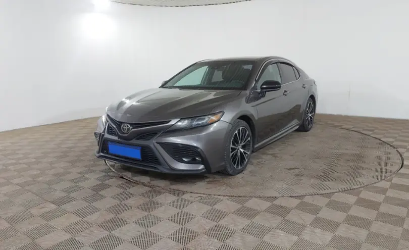 Toyota Camry 2017 года за 11 290 000 тг. в Шымкент