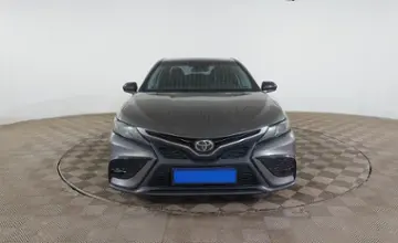 Toyota Camry 2017 года за 11 290 000 тг. в Шымкент фото 2