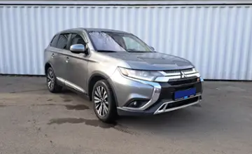 Mitsubishi Outlander 2019 года за 8 790 000 тг. в Алматы фото 3