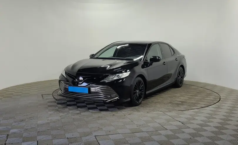 Toyota Camry 2018 года за 15 200 000 тг. в Алматы