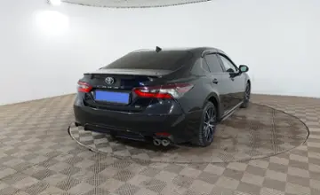 Toyota Camry 2022 года за 10 990 000 тг. в Шымкент