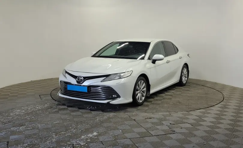 Toyota Camry 2020 года за 12 890 000 тг. в Алматы