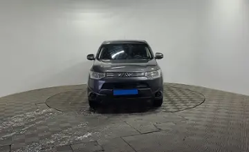 Mitsubishi Outlander 2014 года за 6 990 000 тг. в Алматы фото 2