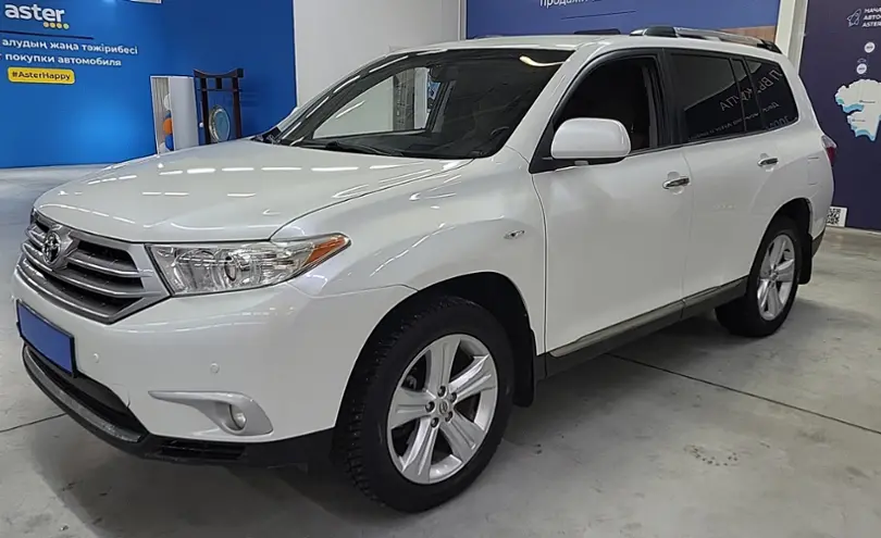 Toyota Highlander 2011 года за 11 590 000 тг. в Усть-Каменогорск