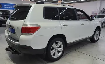 Toyota Highlander 2011 года за 11 590 000 тг. в Усть-Каменогорск