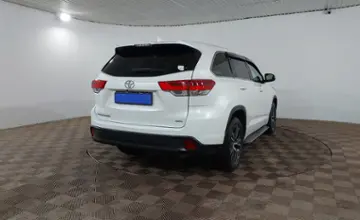 Toyota Highlander 2017 года за 14 990 000 тг. в Шымкент