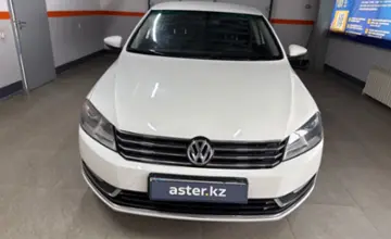 Volkswagen Passat 2013 года за 4 800 000 тг. в Уральск фото 2