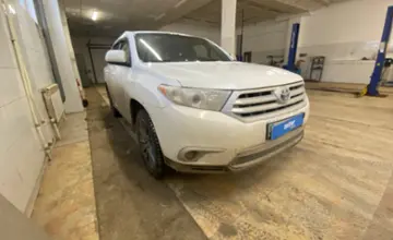 Toyota Highlander 2012 года за 10 500 000 тг. в Актобе фото 3