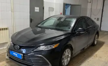 Toyota Camry 2023 года за 13 700 000 тг. в Актобе фото 1