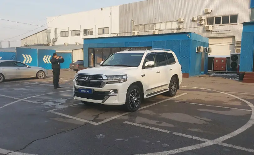 Toyota Land Cruiser 2021 года за 40 000 000 тг. в Алматы