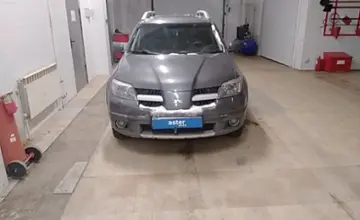 Mitsubishi Outlander 2006 года за 4 500 000 тг. в Актобе фото 2