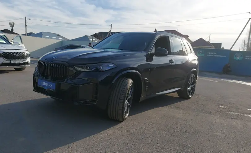 BMW X5 2023 года за 45 000 000 тг. в Шымкент