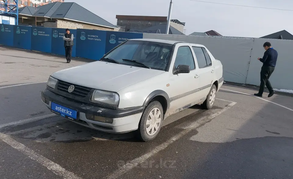 Volkswagen Vento 1996 года за 1 000 000 тг. в Шымкент