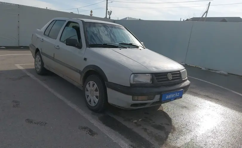 Volkswagen Vento 1996 года за 1 000 000 тг. в Шымкент фото 2