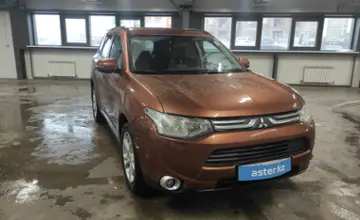 Mitsubishi Outlander 2012 года за 8 000 000 тг. в Астана фото 2