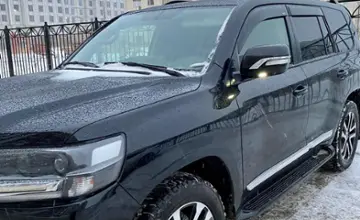 Toyota Land Cruiser 2018 года за 29 900 000 тг. в Астана фото 3