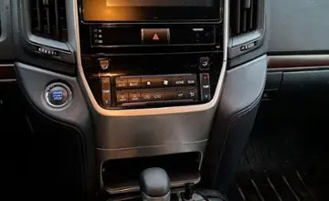 Toyota Land Cruiser 2018 года за 29 900 000 тг. в Астана фото 4