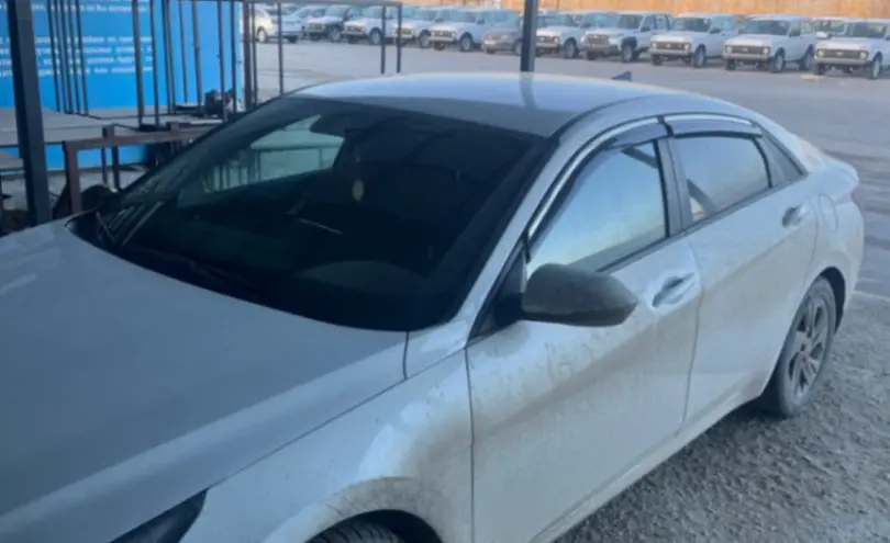 Hyundai Elantra 2021 года за 9 500 000 тг. в Актау