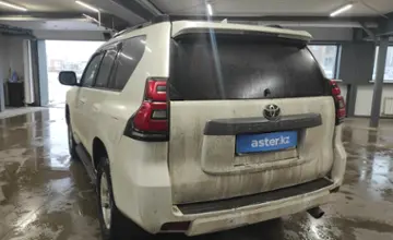 Toyota Land Cruiser Prado 2017 года за 21 000 000 тг. в Астана фото 4