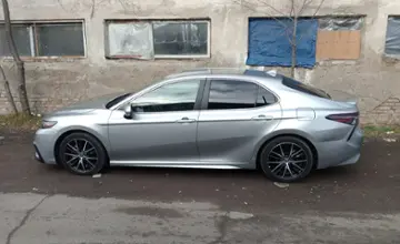 Toyota Camry 2023 года за 16 500 000 тг. в Алматы