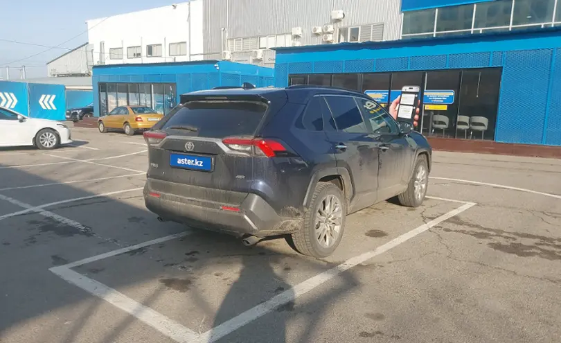 Toyota RAV4 2021 года за 16 500 000 тг. в Алматы фото 3