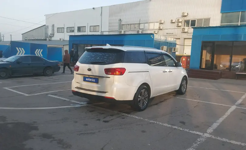 Kia Carnival 2019 года за 9 000 000 тг. в Алматы фото 3