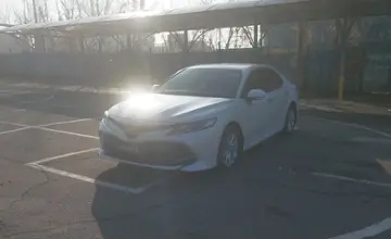 Toyota Camry 2019 года за 13 000 000 тг. в Алматы фото 1