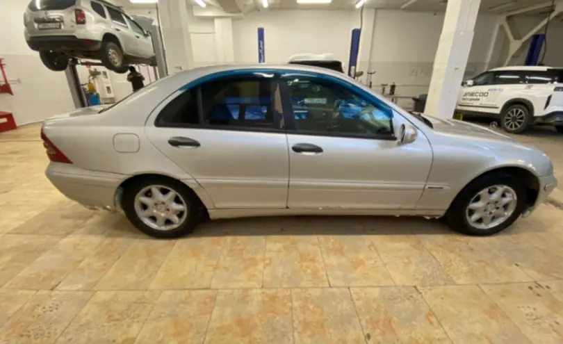 Mercedes-Benz C-Класс 2000 года за 3 000 000 тг. в Актобе фото 4