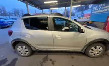 Renault Sandero 2015 года за 5 000 000 тг. в Алматы фото 4