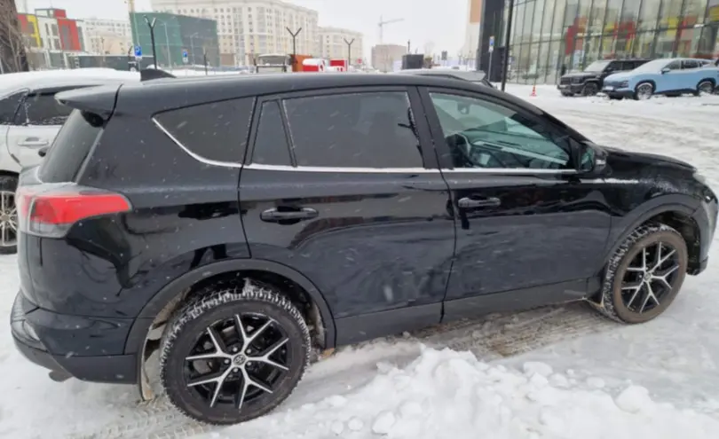 Toyota RAV4 2017 года за 10 000 000 тг. в Астана фото 4