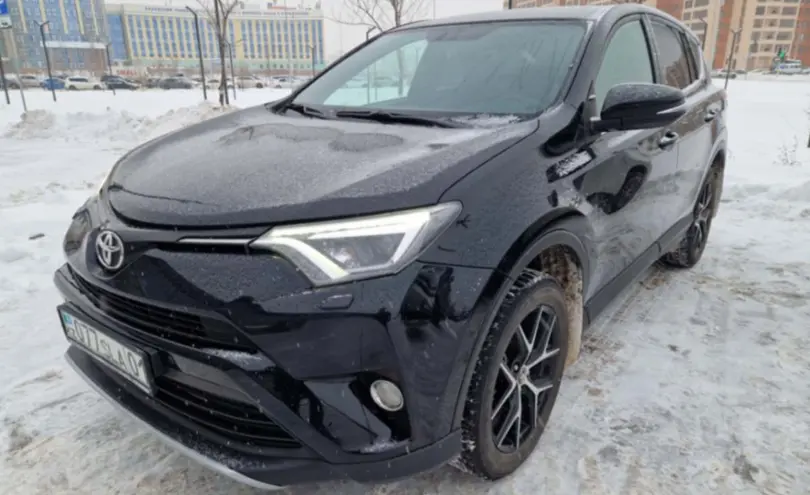 Toyota RAV4 2017 года за 10 000 000 тг. в Астана