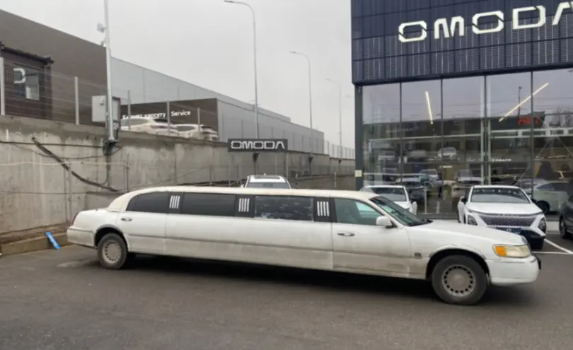 Lincoln Town Car 1999 года за 1 500 000 тг. в Шымкент фото 4