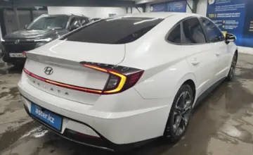 Hyundai Sonata 2019 года за 9 500 000 тг. в Астана