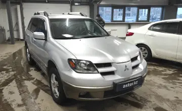 Mitsubishi Outlander 2004 года за 4 500 000 тг. в Астана фото 2