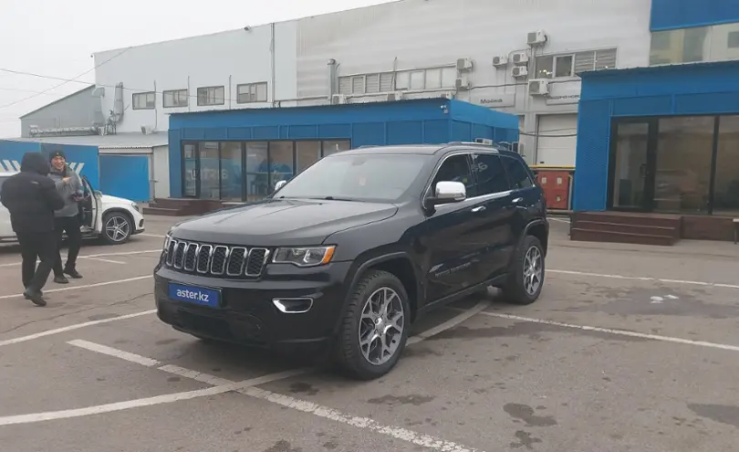 Jeep Grand Cherokee 2019 года за 19 000 000 тг. в Алматы