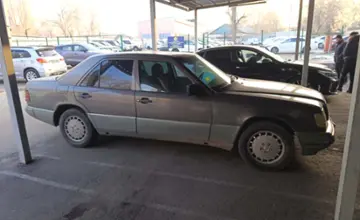 Mercedes-Benz W124 1988 года за 1 500 000 тг. в Алматы фото 4