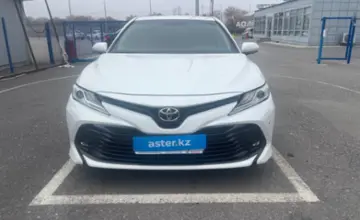 Toyota Camry 2018 года за 13 500 000 тг. в Шымкент фото 2