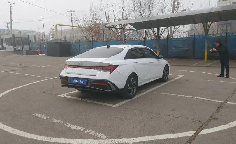 Hyundai Elantra 2023 года за 10 000 000 тг. в Алматы фото 3