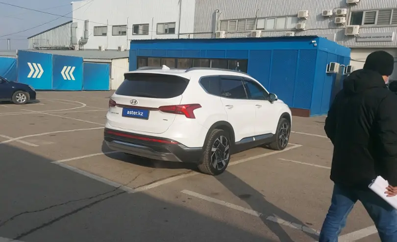 Hyundai Santa Fe 2022 года за 18 000 000 тг. в Алматы фото 3