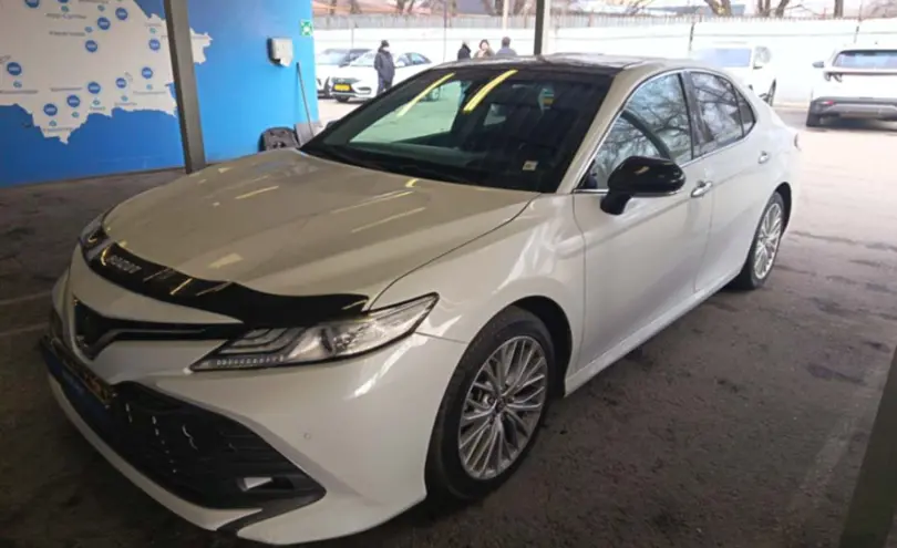 Toyota Camry 2023 года за 14 000 000 тг. в Алматы