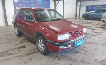 Volkswagen Vento 1993 года за 700 000 тг. в Астана фото 2