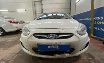 Hyundai Solaris 2014 года за 4 000 000 тг. в Астана фото 2
