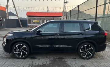 Mitsubishi Outlander 2023 года за 17 000 000 тг. в Алматы фото 3