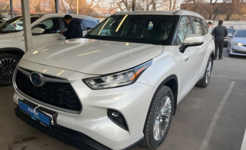Toyota Highlander 2024 года за 28 500 000 тг. в Алматы