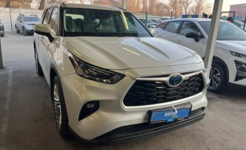 Toyota Highlander 2024 года за 28 500 000 тг. в Алматы фото 3
