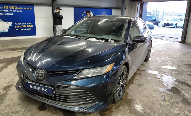 Toyota Camry 2018 года за 10 000 000 тг. в Астана